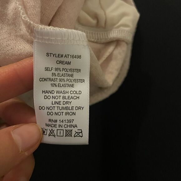 ASTR Low V Open Back Long Puff Sleeve Cream Bodysuit Size M - Picture 7 of 10